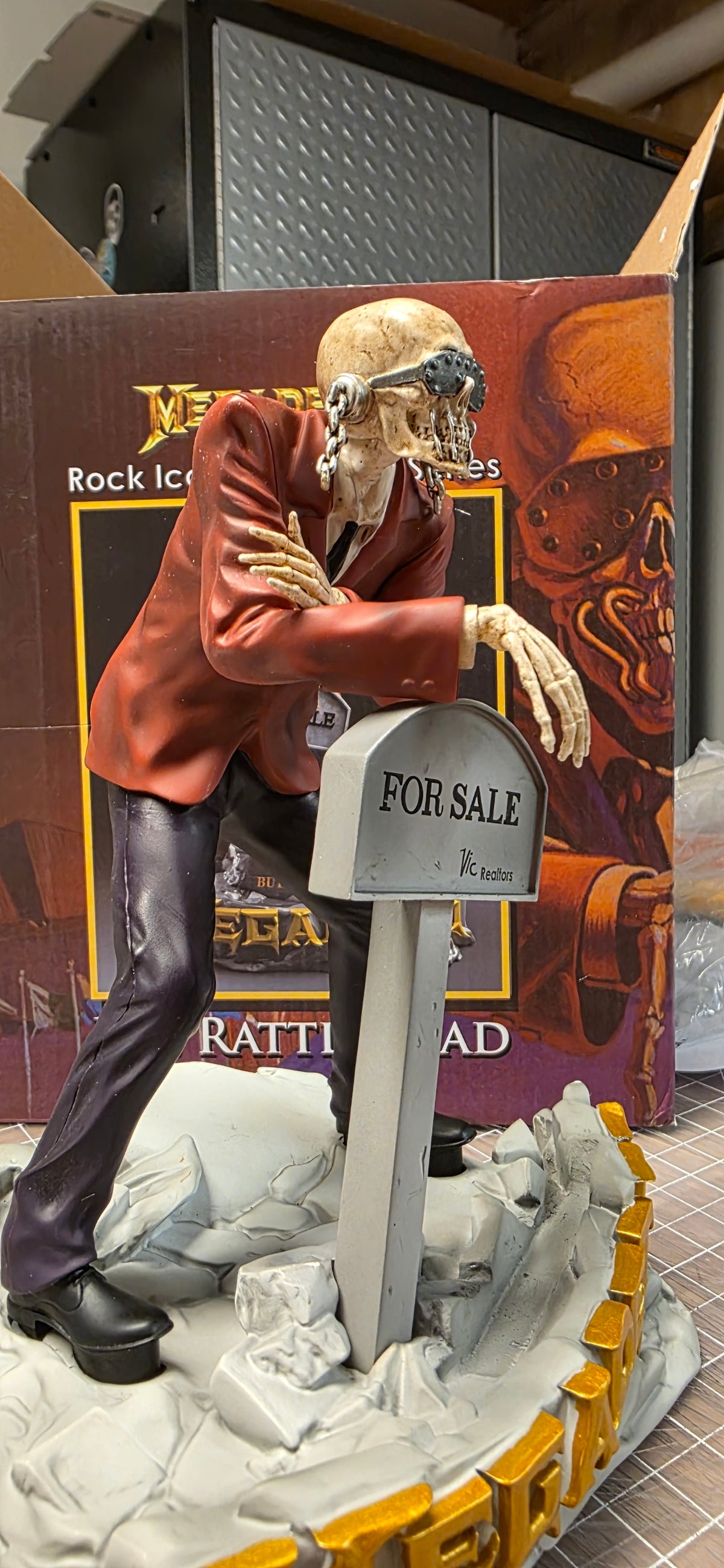 Megadeth 2017 KnuckleBonz Rock Iconz Vic Rattlehead "Peace Sells" Statue