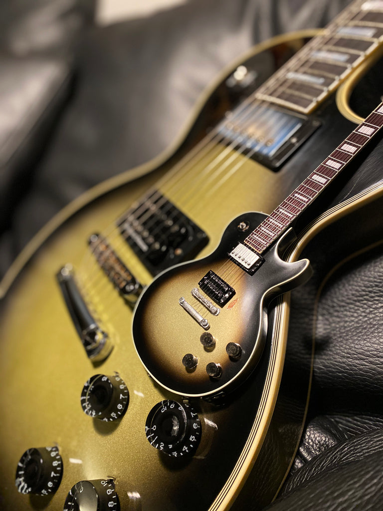 Tool Collectible Adam Jones 1979 Gibson Les Paul Custom - Antique Silverburst Mini Guitar Replica 1:4 Scale Model
