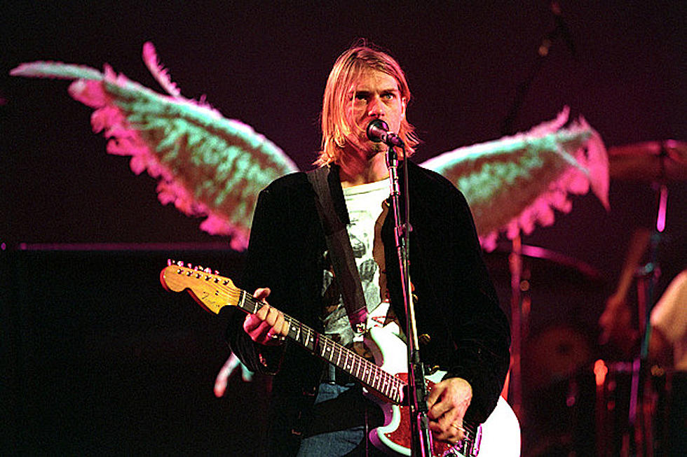 Nirvana Collectible Funko Pop Rocks Kurt Cobain MTV Loud Live Figure Hot-Topic 66 Nonperfect