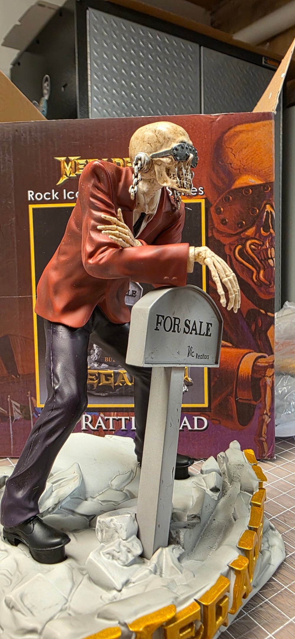 Megadeth 2017 KnuckleBonz Rock Iconz Vic Rattlehead "Peace Sells" Statue