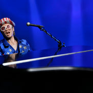 Elton John Collectible 2023 NECA Live in '76 Louder Than Concorde Tour 8