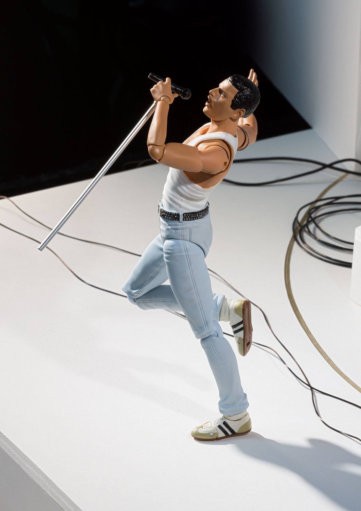 Queen Collectible 2020 Tamashii Nations BanDai Freddie Mercury Live Aid SH Figuarts 5